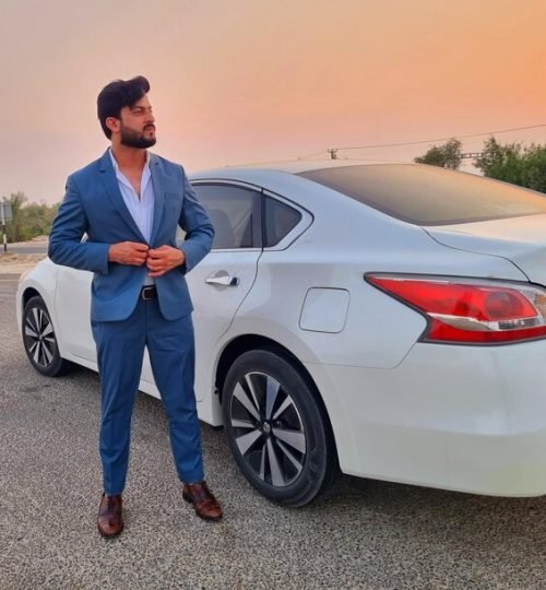 side-view-man-sitting-car_1048944-25981318